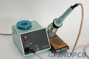 Desoldering station